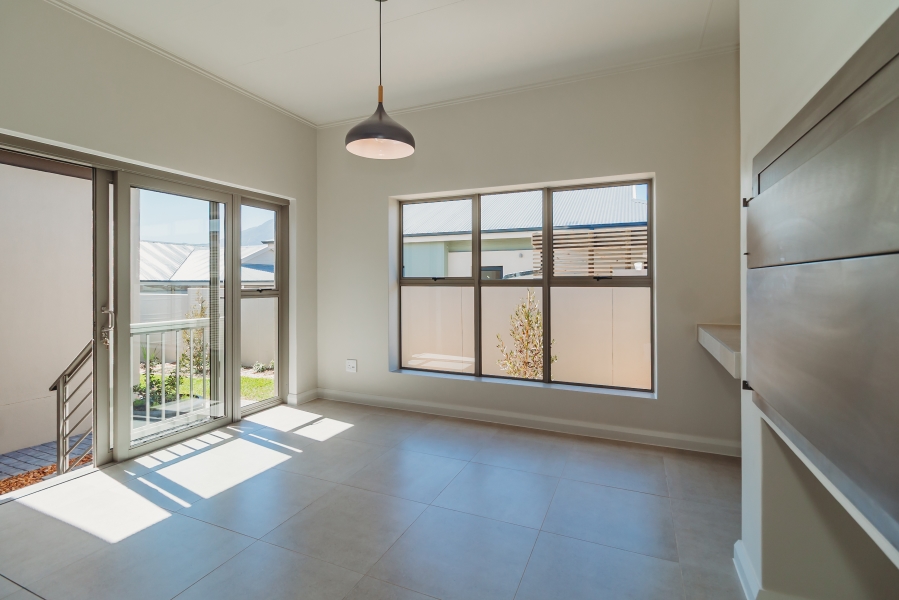 3 Bedroom Property for Sale in Kraaibosch Western Cape